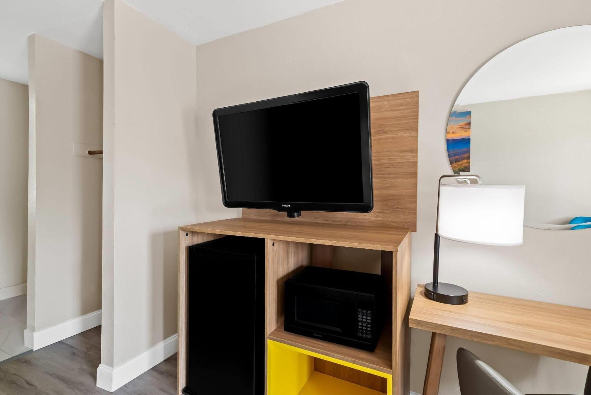 Days Inn By Wyndham Petersburg/South Fort Lee Екстер'єр фото