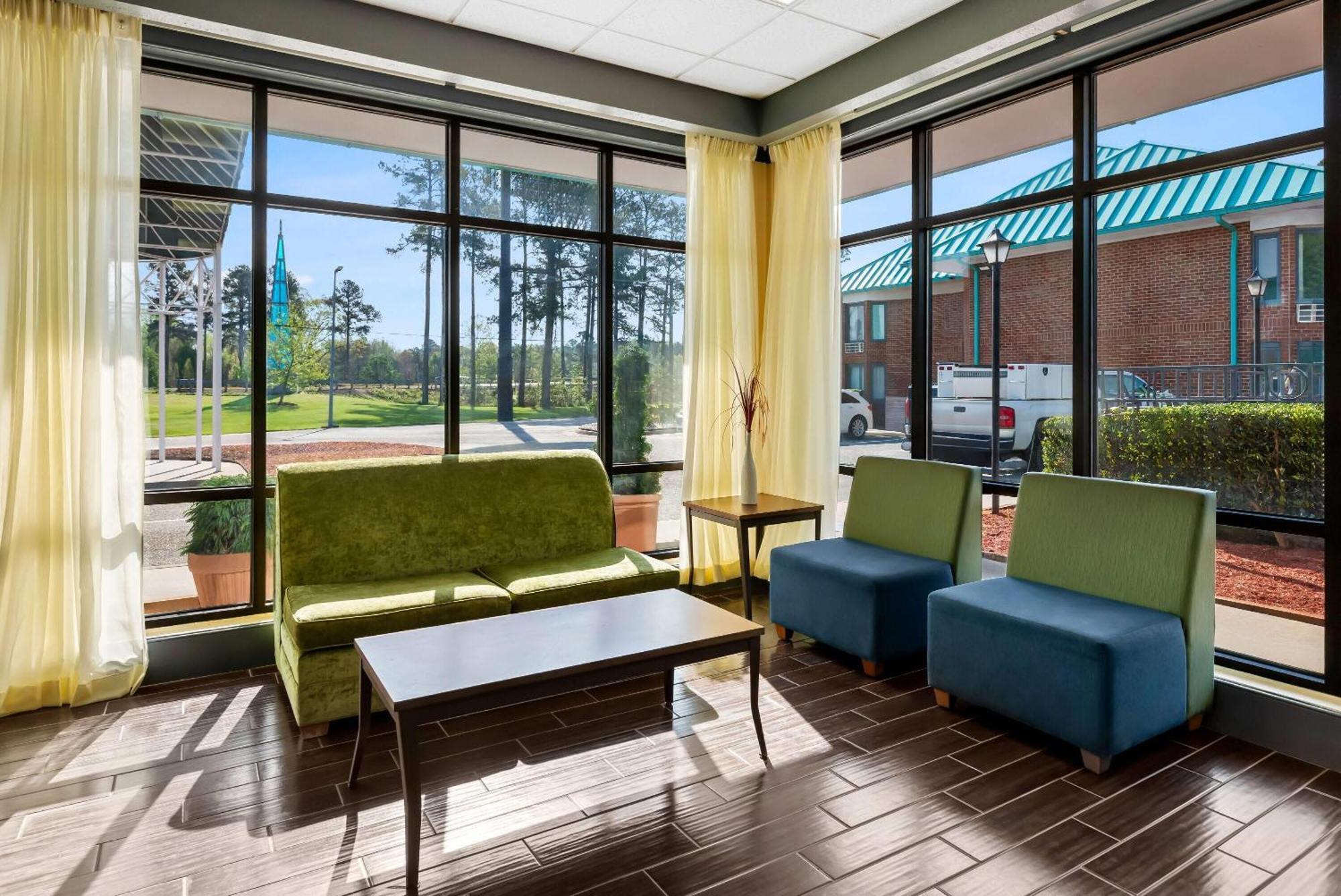 Days Inn By Wyndham Petersburg/South Fort Lee Екстер'єр фото