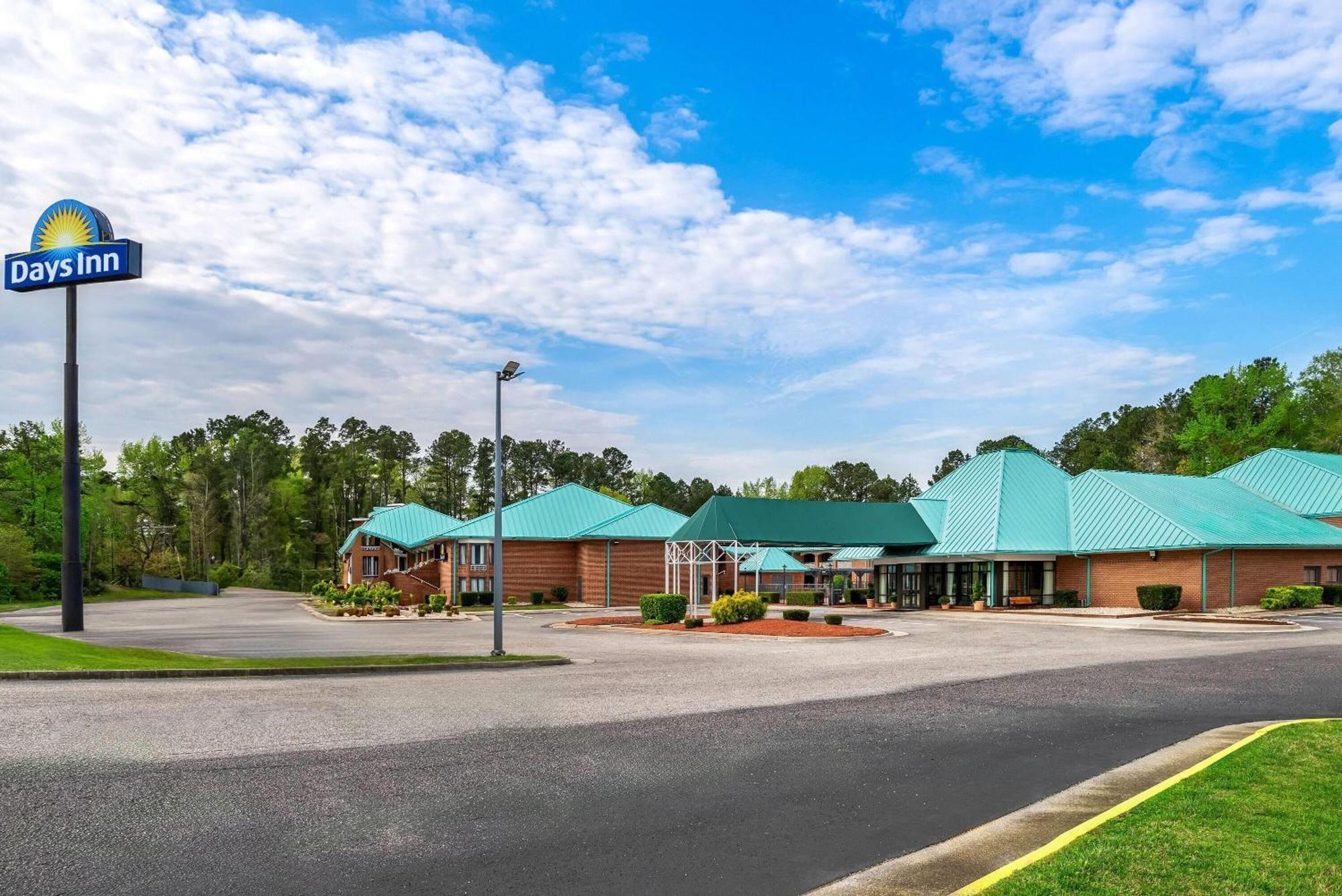 Days Inn By Wyndham Petersburg/South Fort Lee Екстер'єр фото